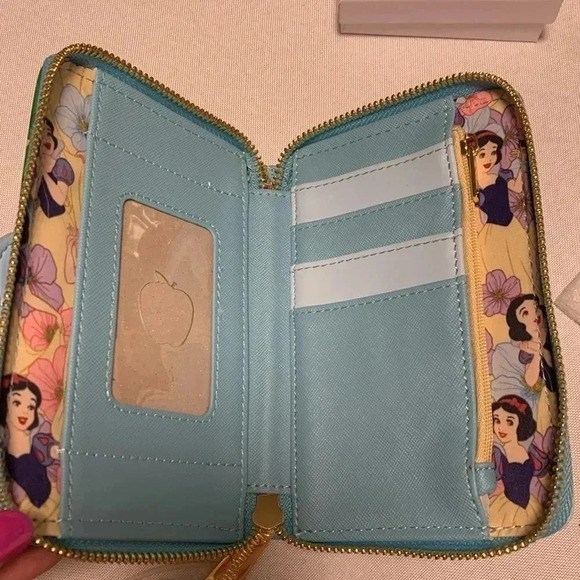 LOUNGEFLY SNOW WHITE Forest Animals Wallet, NWT. - Picture 3 of 3